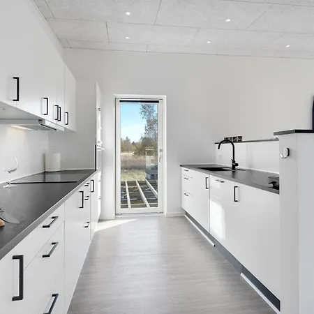 3 Bedroom Amazing In Rødby
